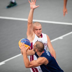 Tokija2020: Basketbols 3x3, LAT-SRB. Foto: LOK/ Mikus Kļaviņš