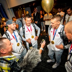 Olimpisko čempionu - 3x3 basketbolistu - sagaidīšana. Foto: Renārs Koris