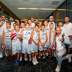 Olimpisko čempionu - 3x3 basketbolistu - sagaidīšana. Foto: Renārs Koris